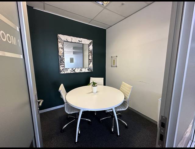 120M² CO-WORKING SPACE TO LET IN DIE HOEWES